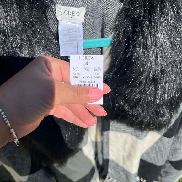 J Crew Faux-fur Plaid Cape NWT - Picture 6 of 11